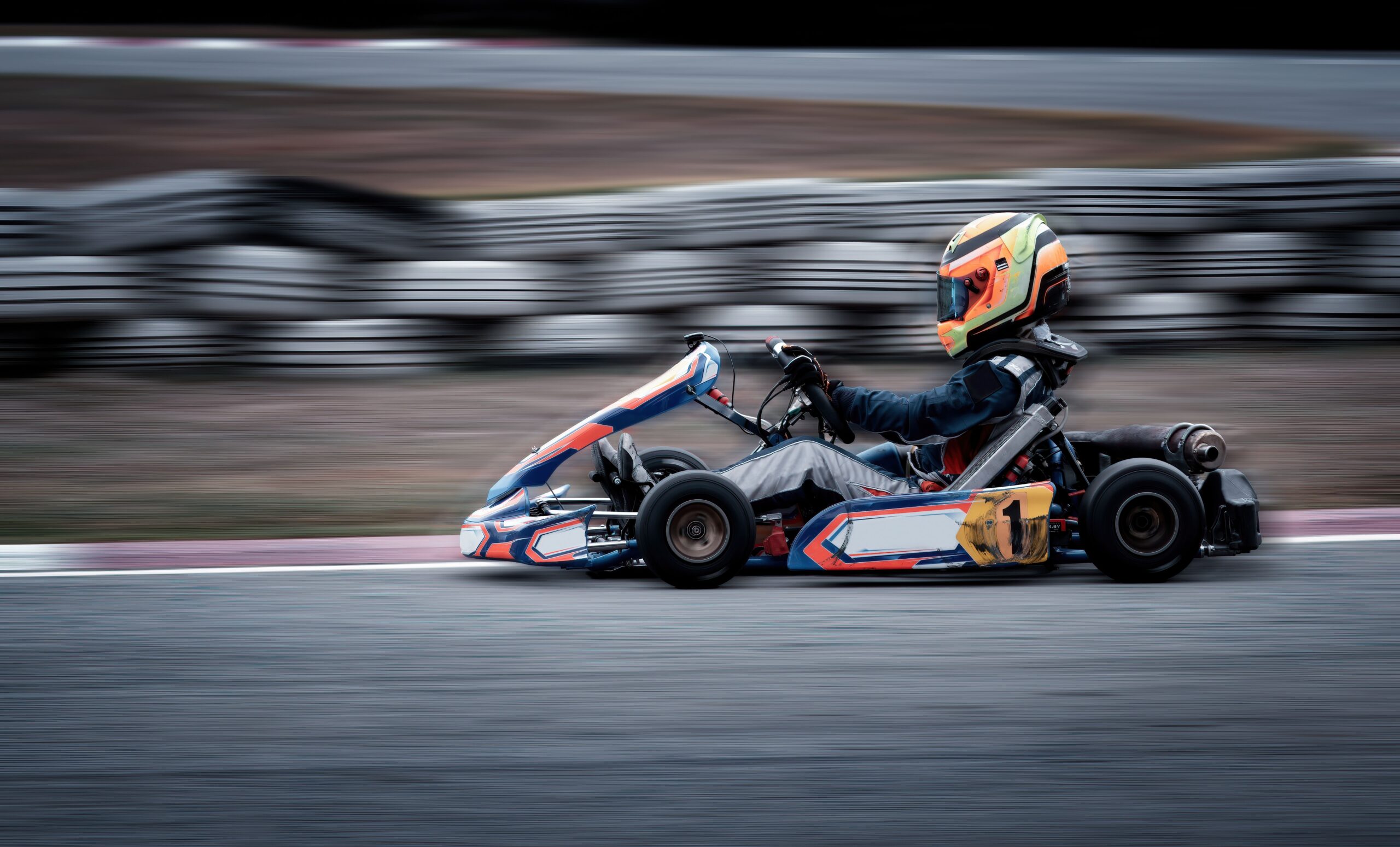 Team building Deauville - Karting compétition multi-équipes pour séminaires d'entreprise sur la Côte Fleurie